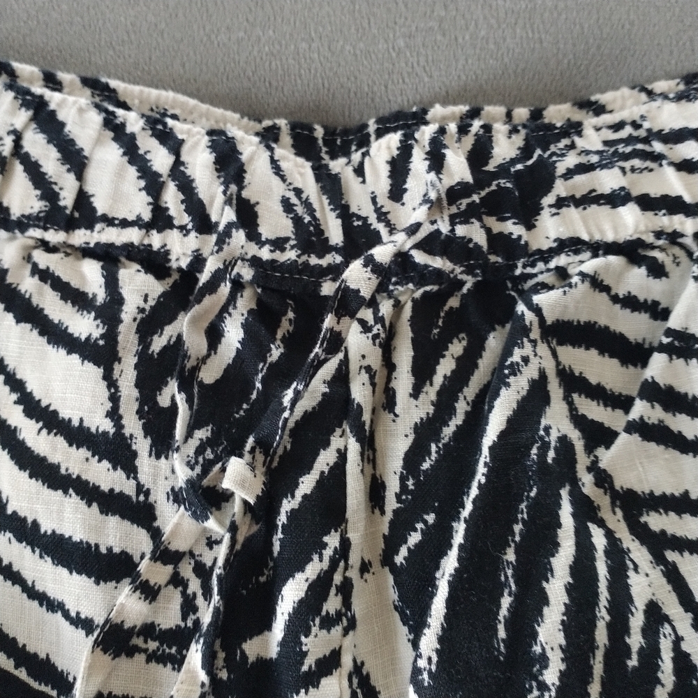 Cynthia Rowley 100percent Linen Tropical Print Shorts 2X - Picture 9 of 12